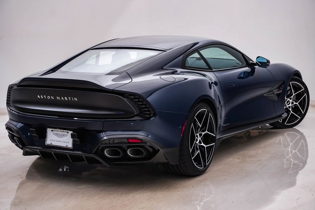 Used 2025 Aston Martin Vanquish image 12