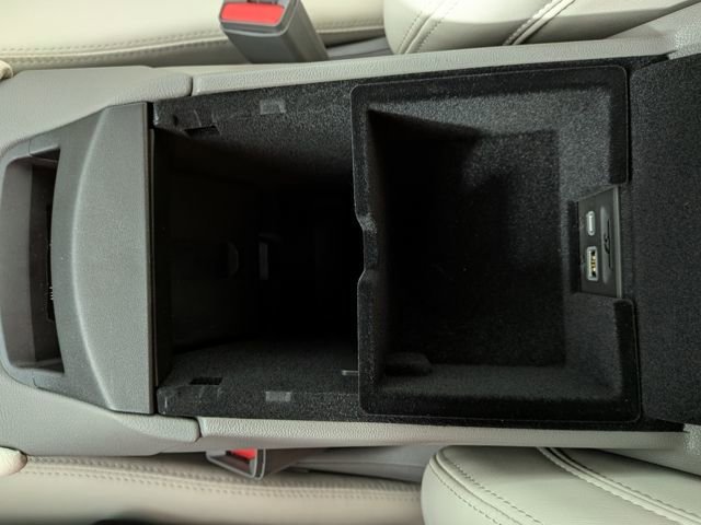 New 2025 Cadillac XT5 Premium Luxury w/ LPO, Floor Liner Package AWD/4WD image 24