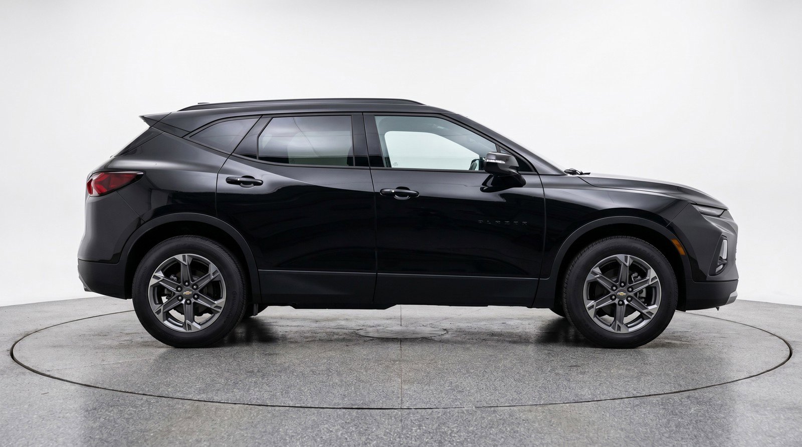 Used 2025 Chevrolet Blazer LT FWD image 11