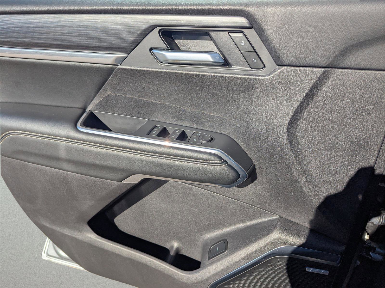 New 2025 GMC Acadia Elevation w/ Elevation Premium Package FWD image 20