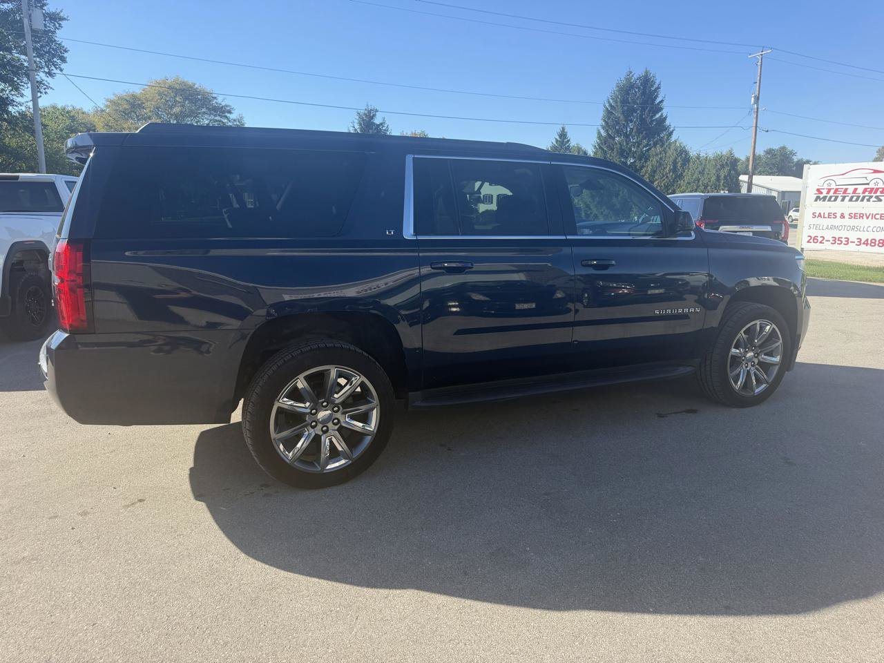 Used 2020 Chevrolet Suburban LT AWD/4WD image 7