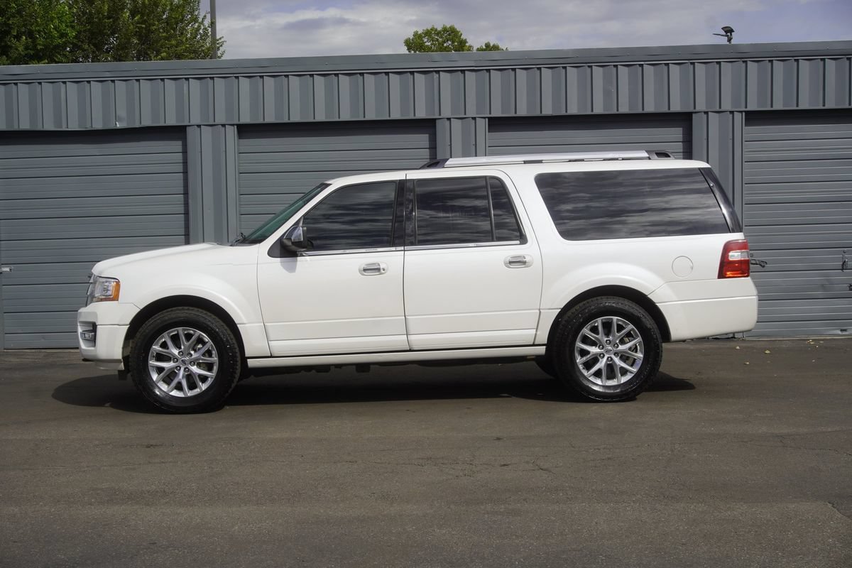 Used 2017 Ford Expedition EL Limited w/ Equipment Group 301A AWD/4WD image 3