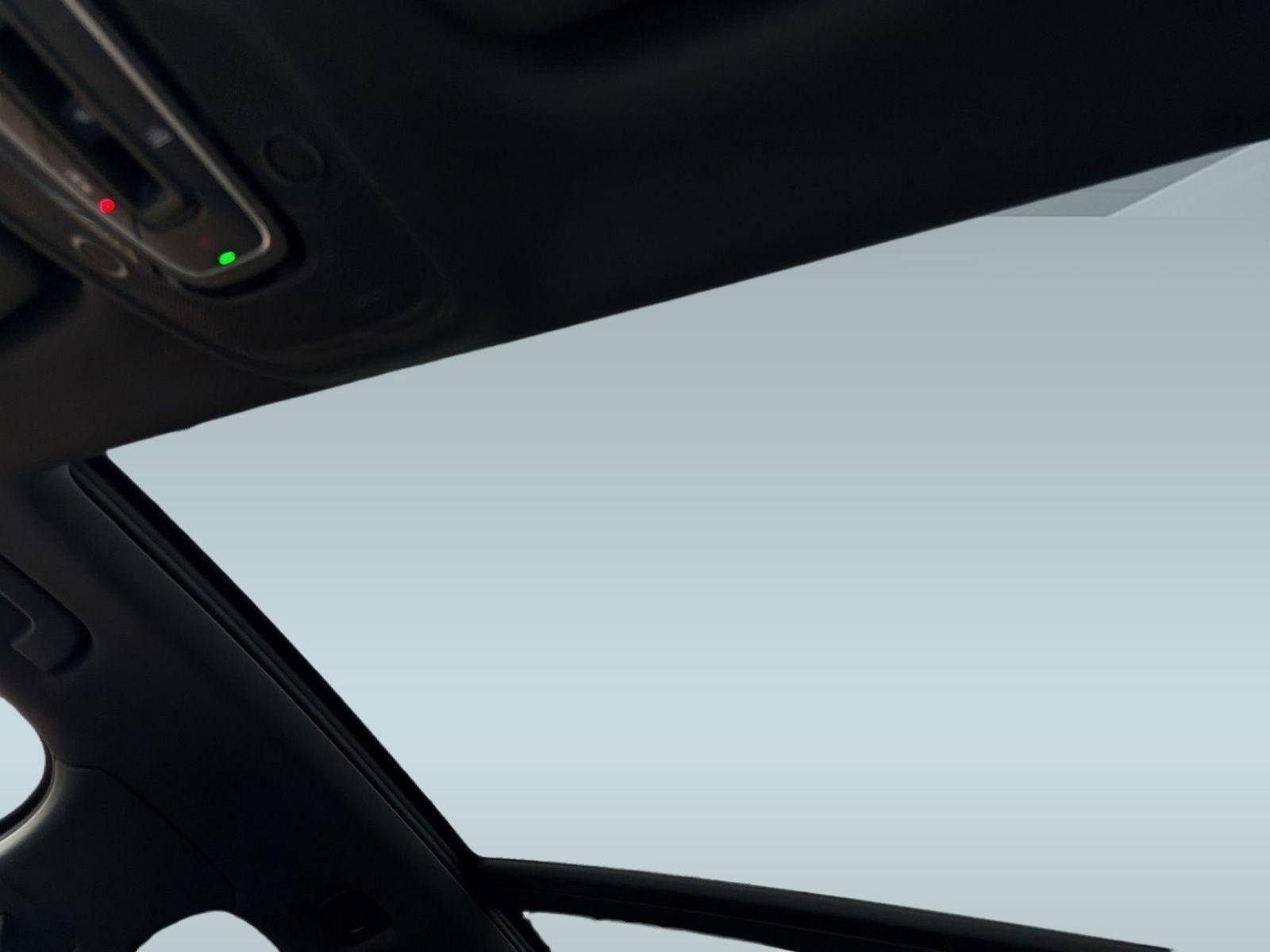 Used 2023 Audi SQ7 Prestige AWD/4WD image 16