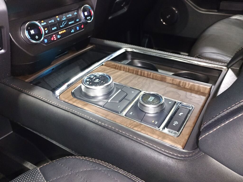 Used 2020 Ford Expedition Platinum image 14