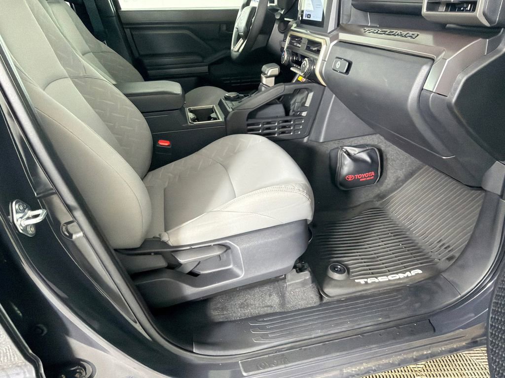 Used 2025 Toyota Tacoma SR5 w/ SR5 Upgrade Package AWD/4WD image 13