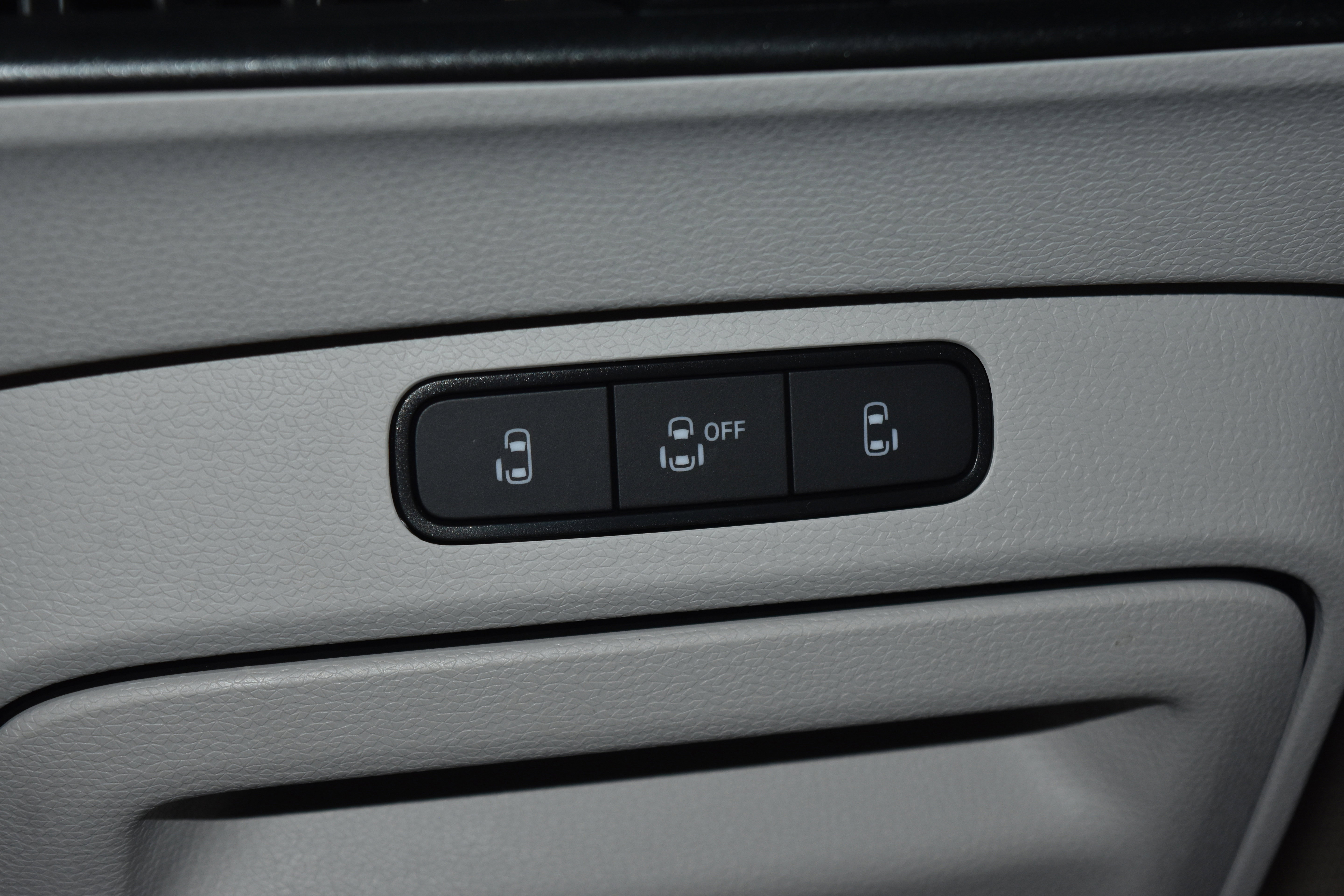 New 2025 Volkswagen ID. Buzz 1st Edition image 12