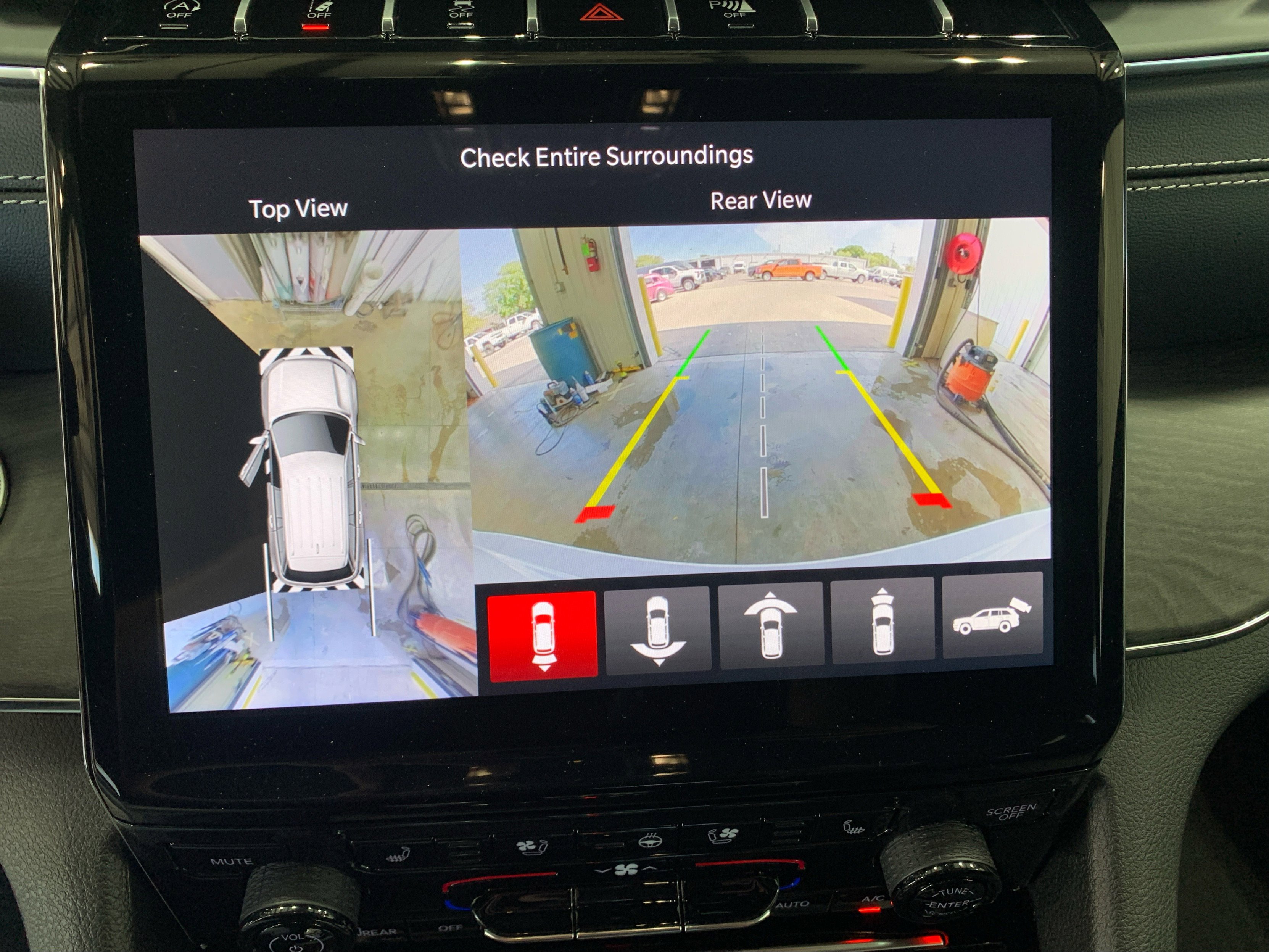 New 2025 Jeep Grand Cherokee Overland w/ Adv Protech Group III image 27