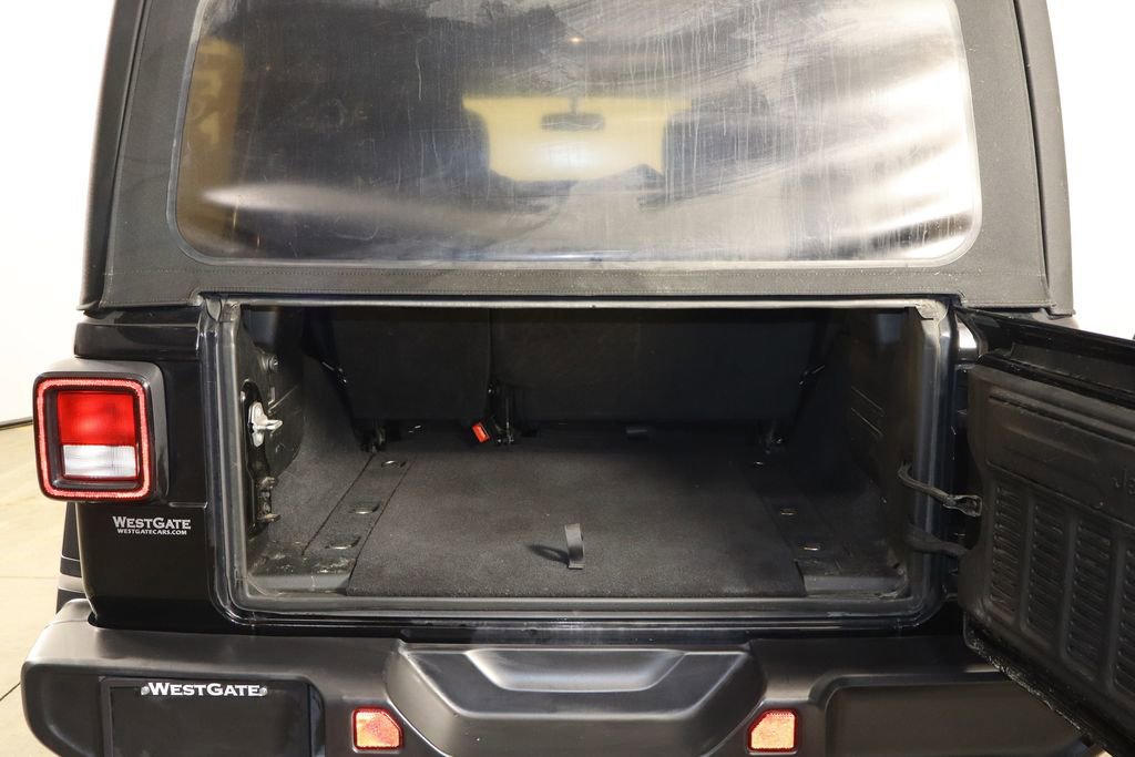 Used 2018 Jeep Wrangler Unlimited Sahara image 17