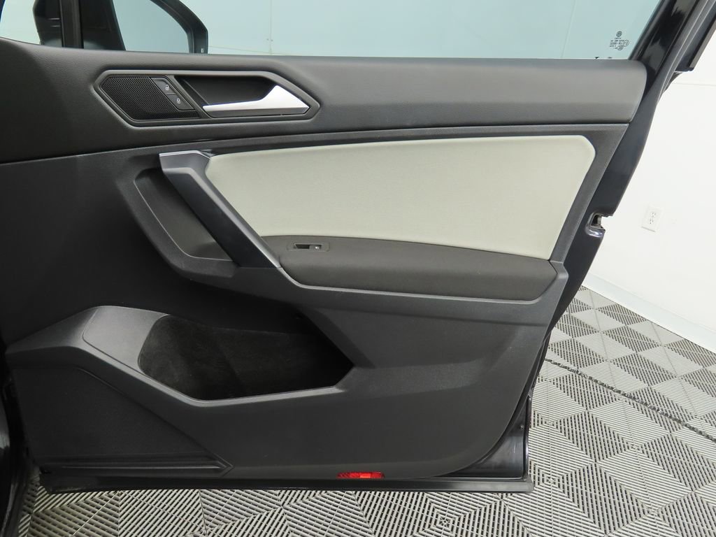 Used 2021 Volkswagen Tiguan S image 25