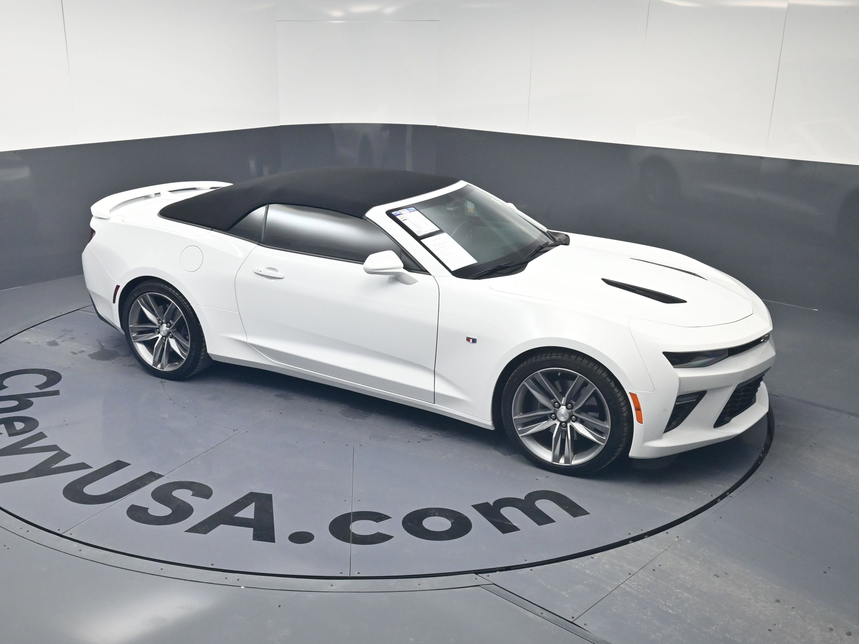 Used 2016 Chevrolet Camaro SS image 32