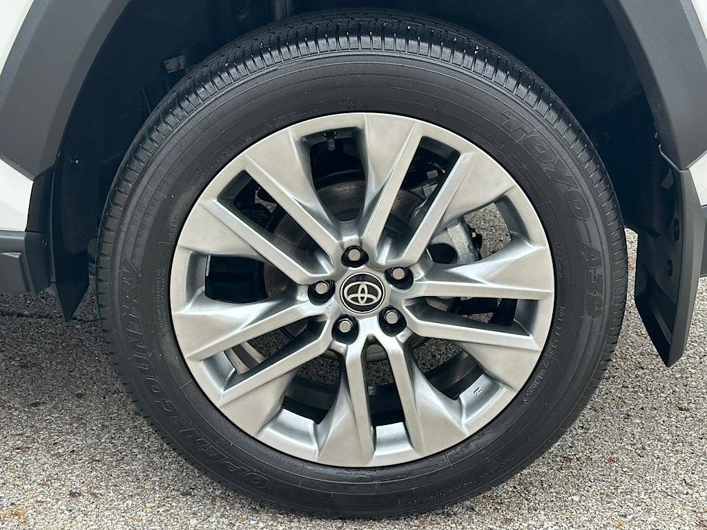 Used 2025 Toyota RAV4 Limited w/ Advanced Technology Package image 32