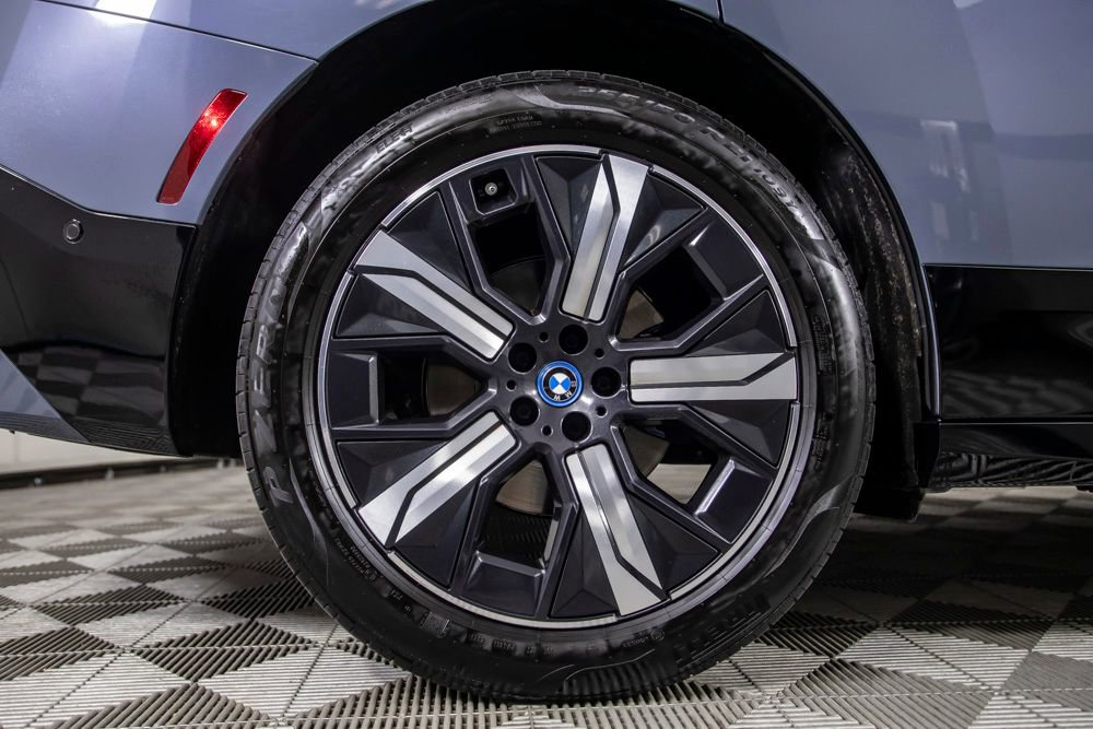 Used 2023 BMW iX xDrive50 w/ Sport Package image 46