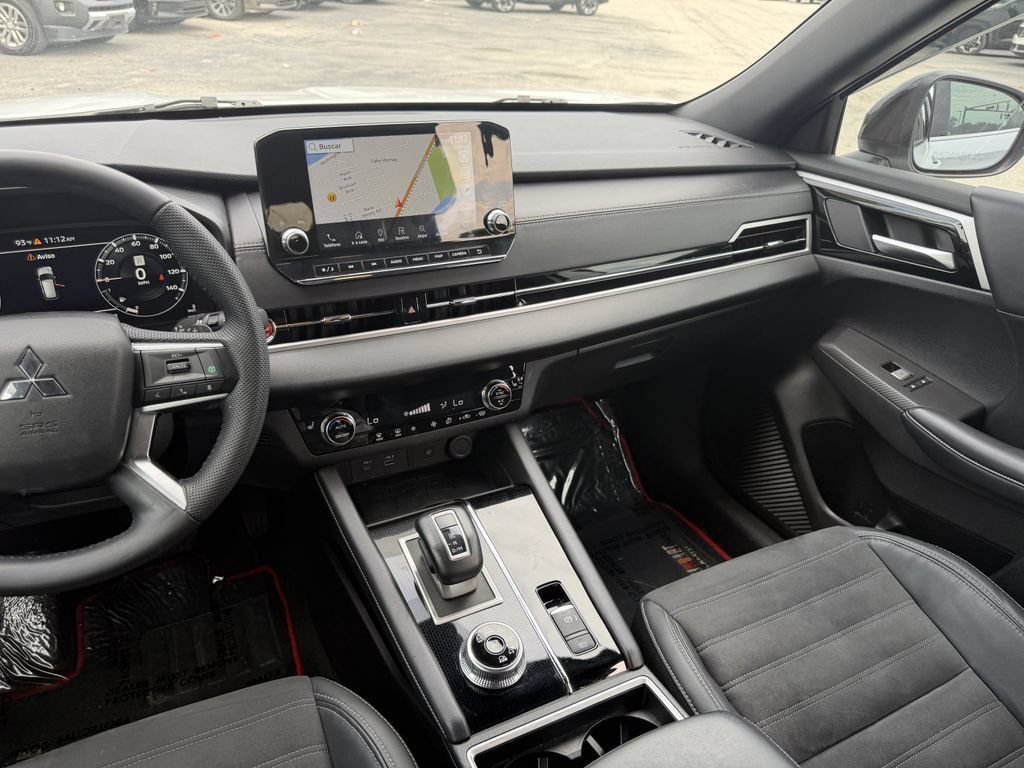 Used 2023 Mitsubishi Outlander SE AWD/4WD image 19