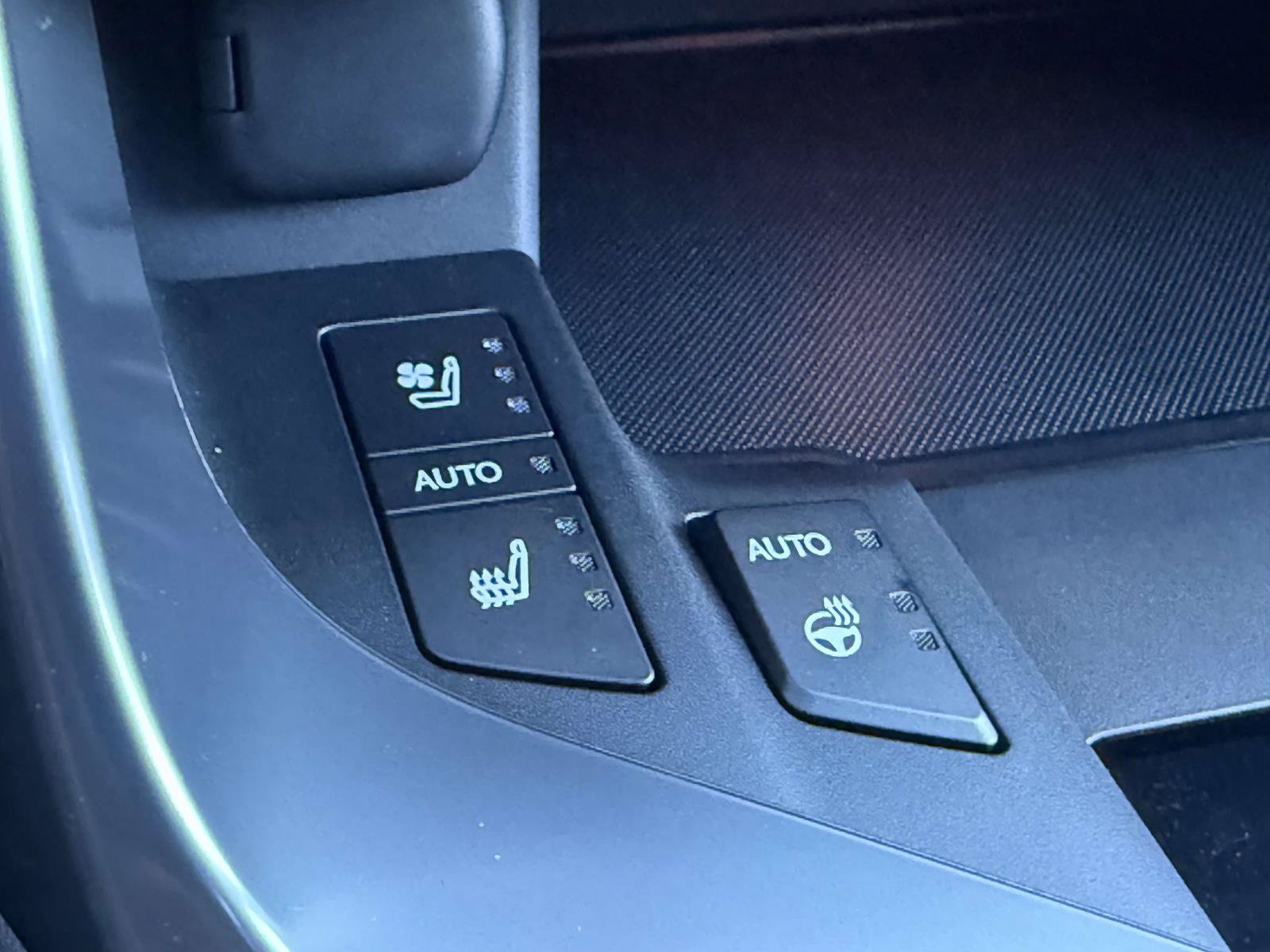 Used 2024 Lexus LX 600 F Sport AWD/4WD image 25