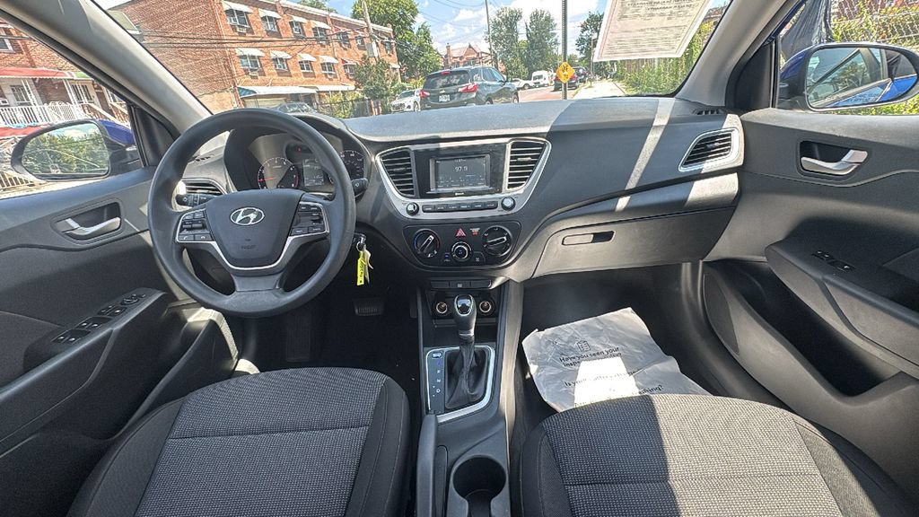 Used 2022 Hyundai Accent SE w/ Cargo Package FWD image 26