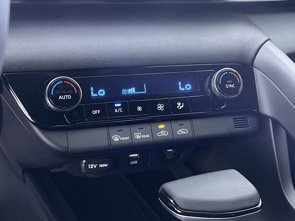 Used 2025 Hyundai Elantra Sport FWD image 20