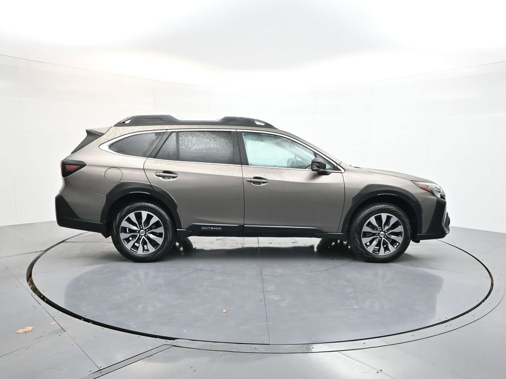 Used 2023 Subaru Outback Limited XT image 8