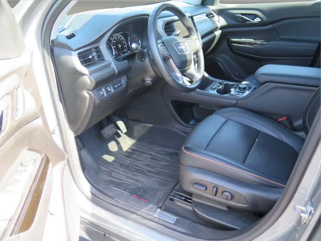 Used 2023 GMC Acadia AT4 w/ Technology Package AWD/4WD image 9