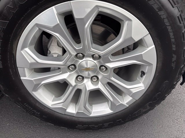Used 2024 Chevrolet Silverado 1500 LTZ w/ Technology Package AWD/4WD image 9