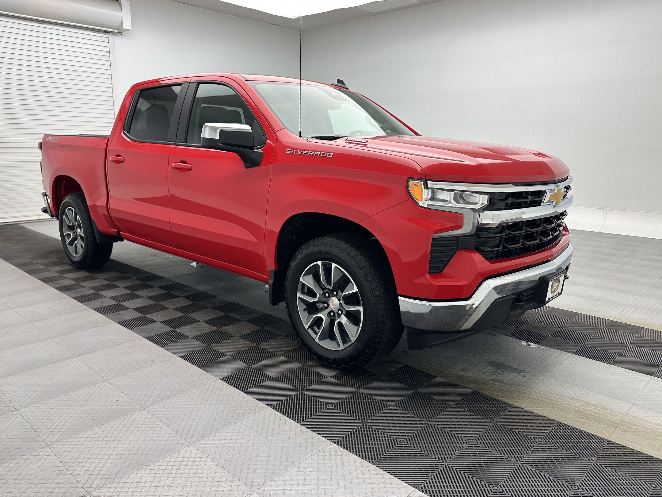 Certified 2026 Chevrolet Silverado 1500 LT AWD/4WD image 7