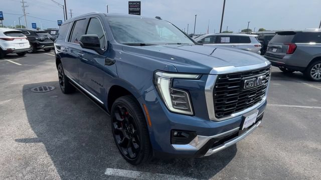 New 2026 GMC Yukon XL Denali w/ Denali Reserve Package AWD/4WD image 4