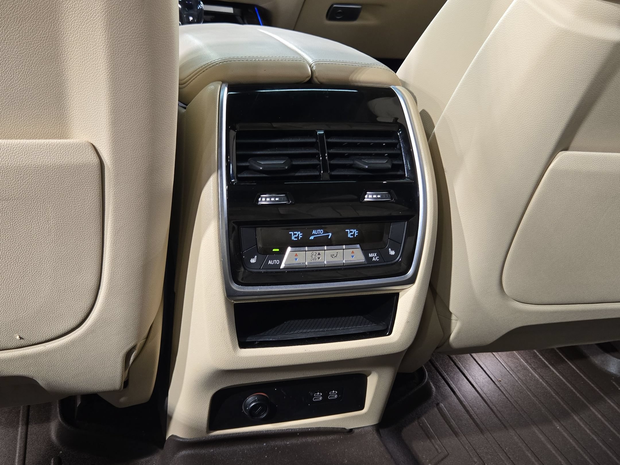 Used 2019 BMW X7 xDrive40i w/ Premium Package AWD/4WD image 39