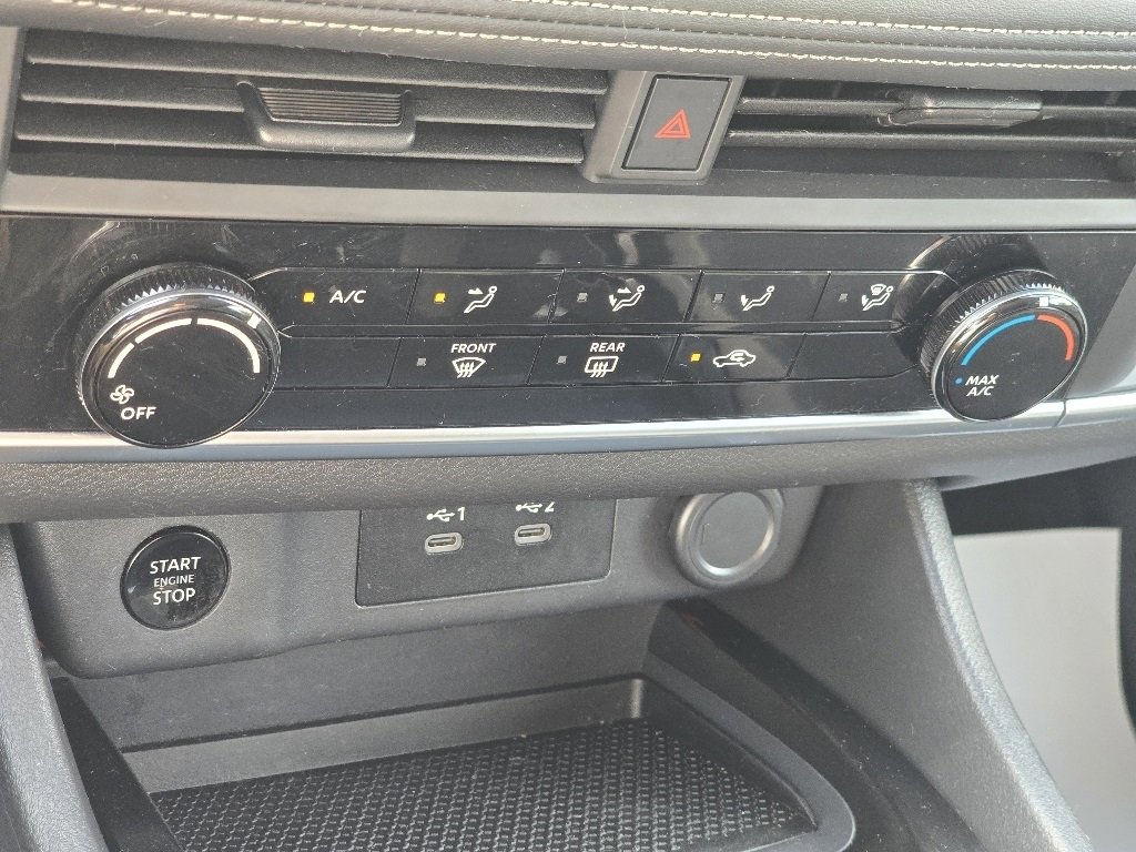 Used 2024 Nissan Rogue S image 18