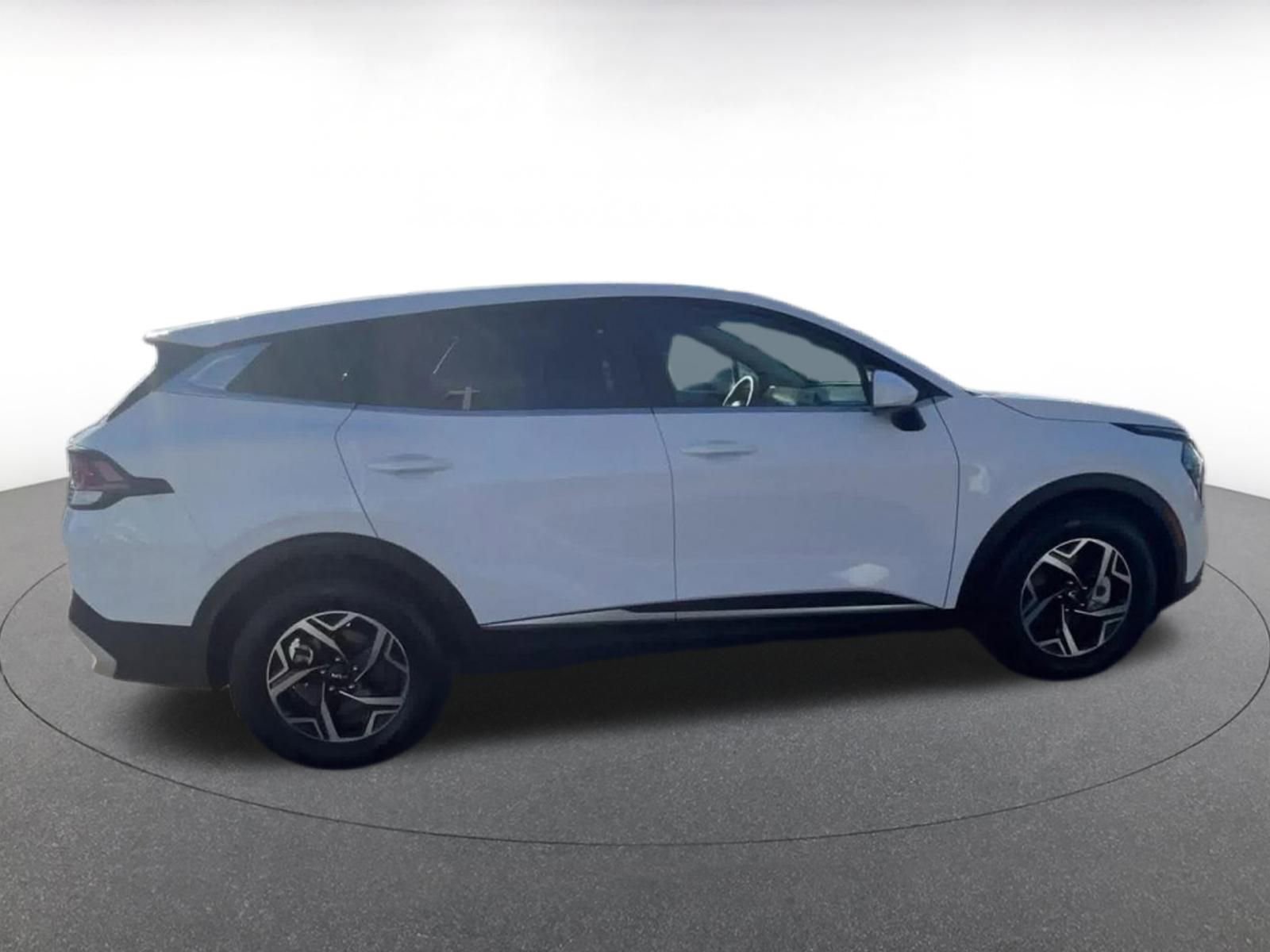 Used 2025 Kia Sportage LX FWD image 16