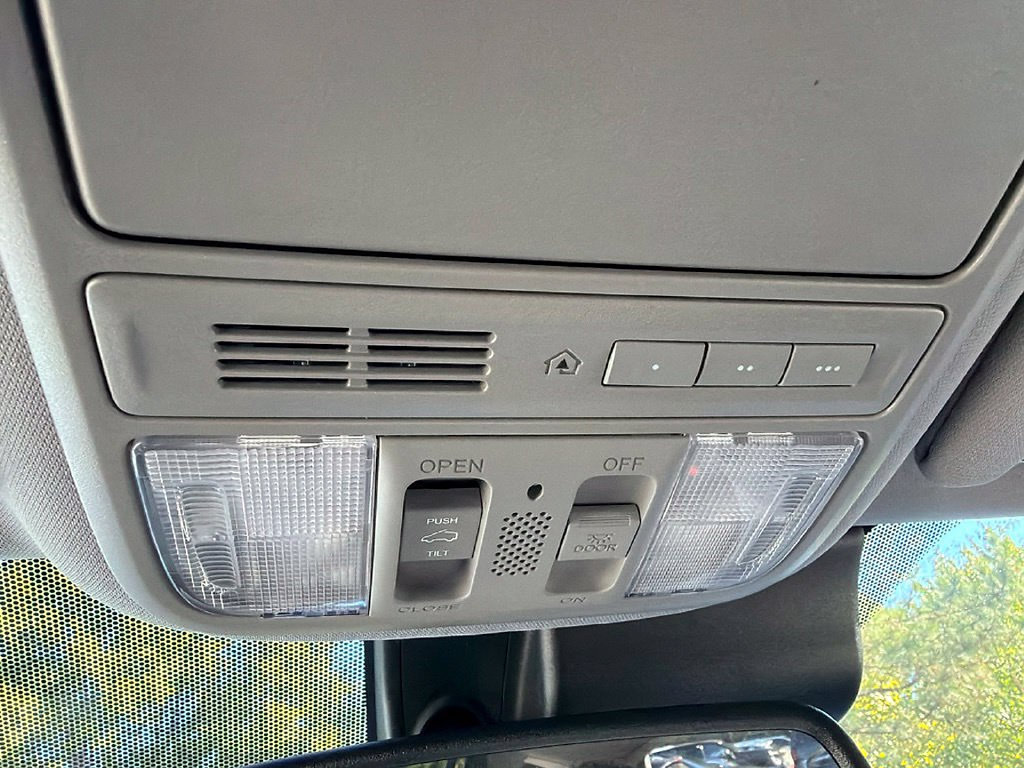 Used 2017 Honda Pilot Touring image 20