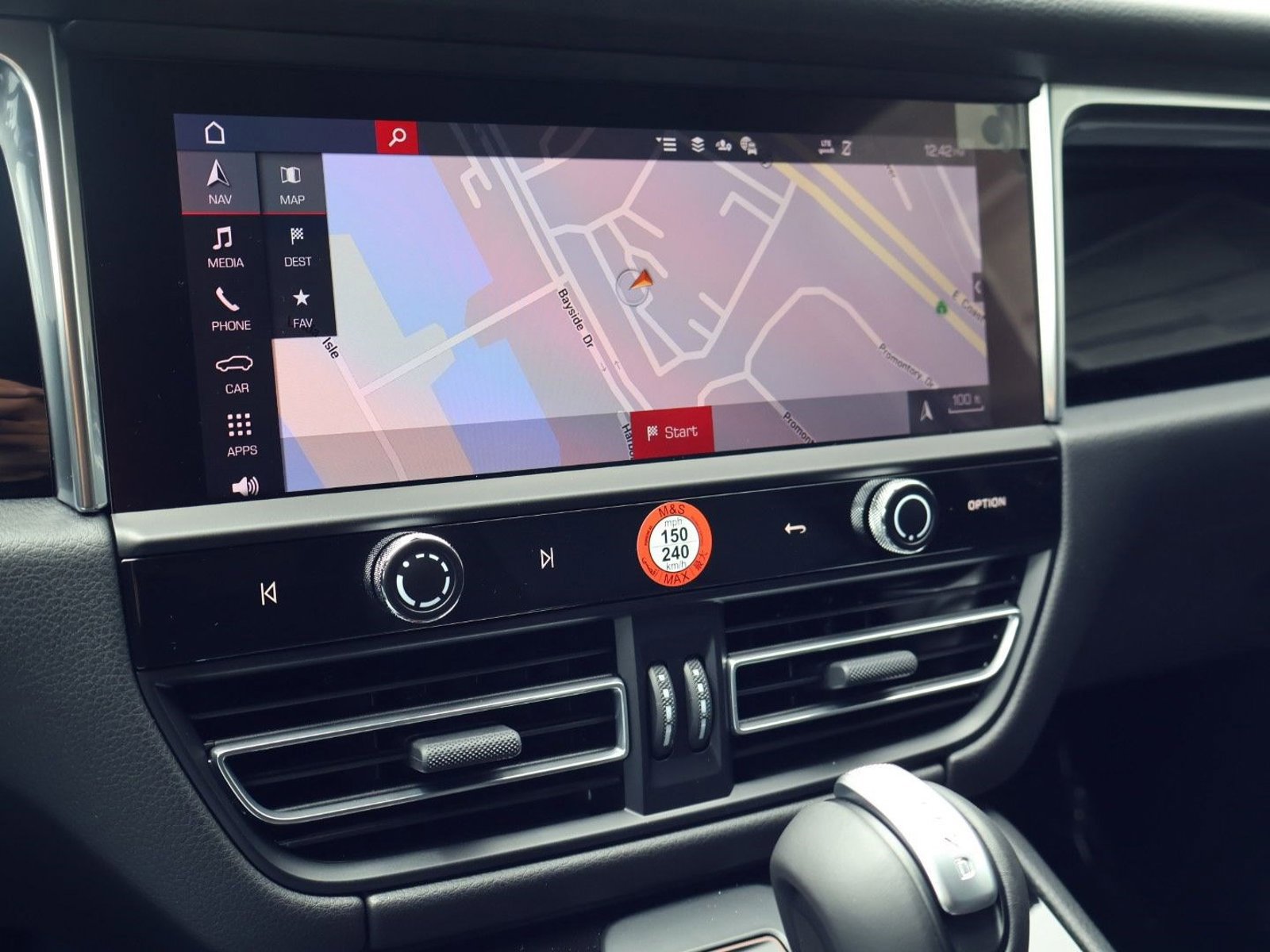 New 2026 Porsche Macan AWD/4WD image 18
