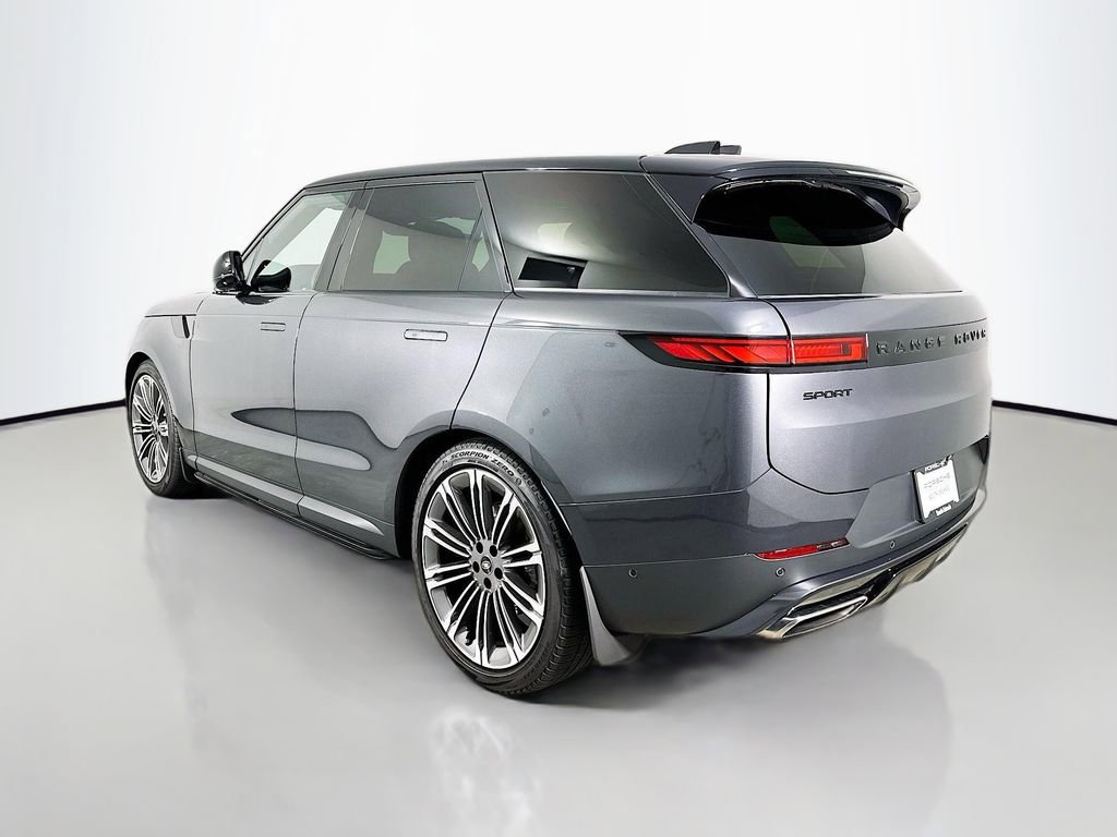 Used 2024 Land Rover Range Rover Sport SE image 3