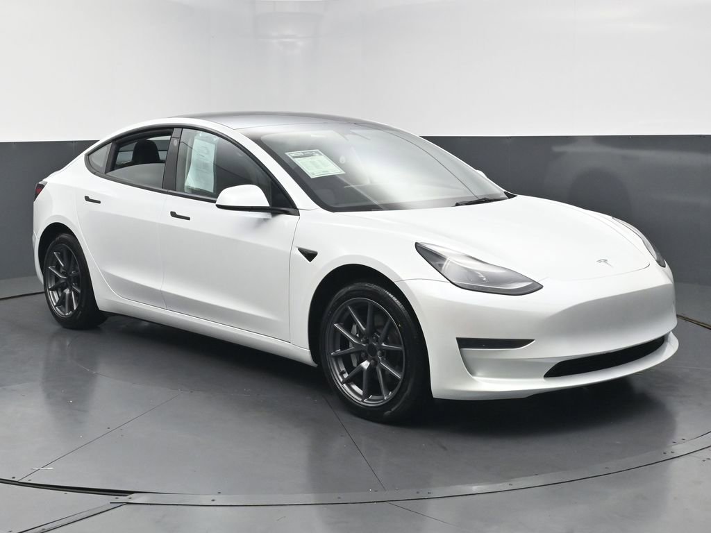 Used 2023 Tesla Model 3 Standard Range RWD image 2
