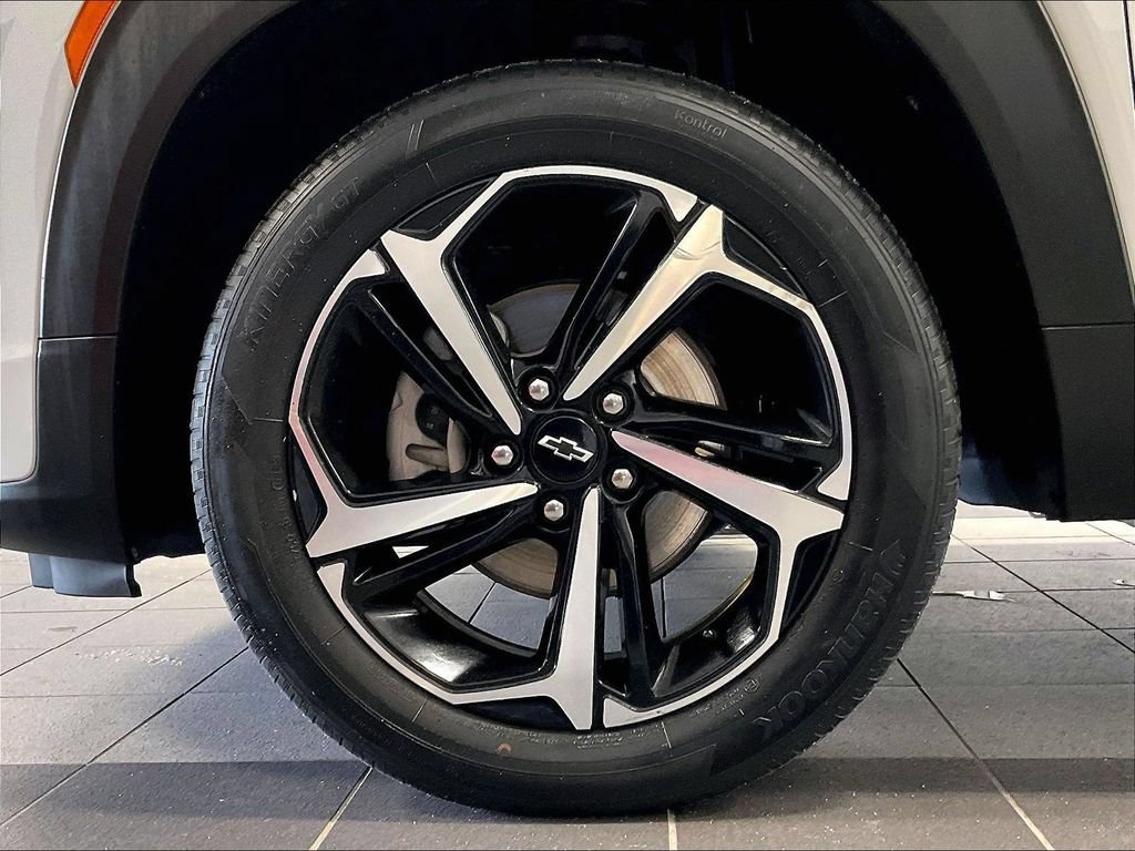 Used 2023 Chevrolet TrailBlazer RS w/ Sun and Liftgate Package AWD/4WD image 7