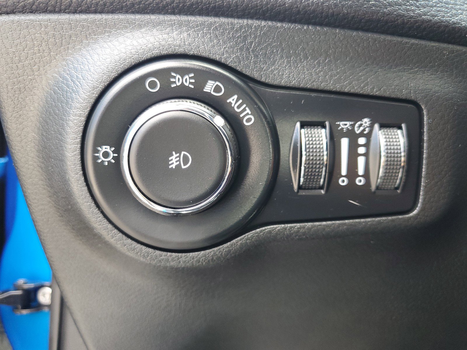 Used 2017 Jeep Compass Latitude image 24