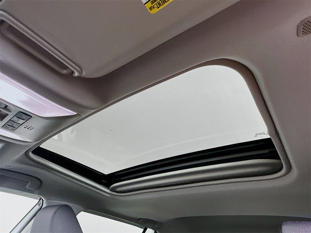 Used 2024 Toyota RAV4 XLE image 21