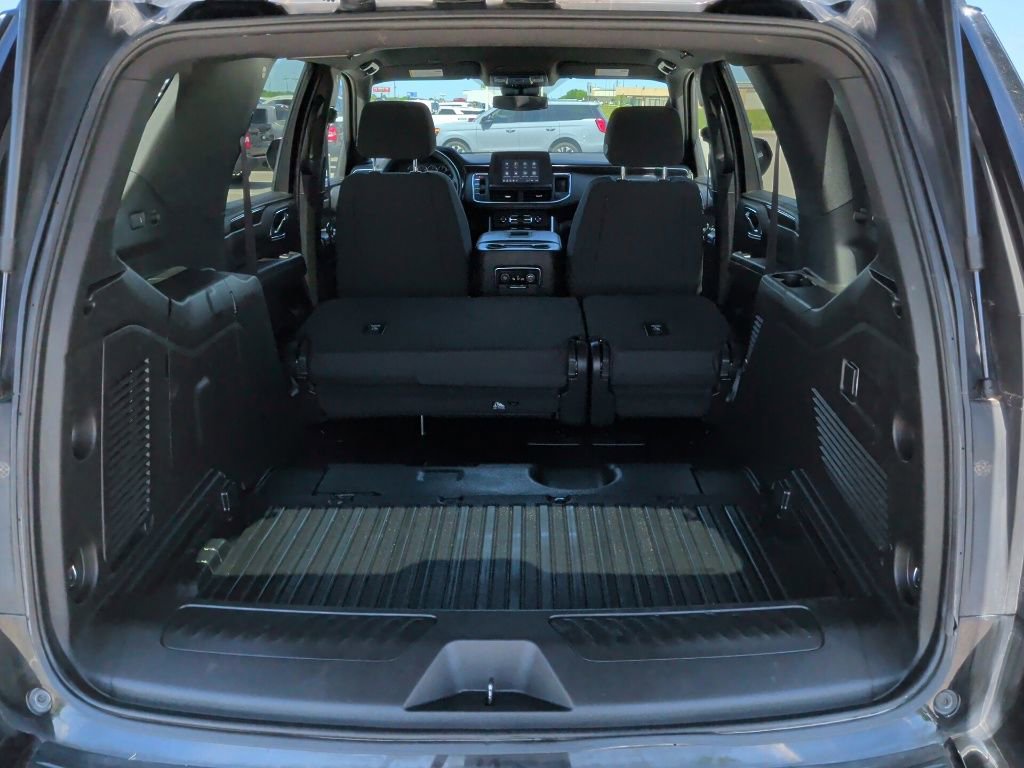 Used 2023 Chevrolet Tahoe 2WD w/ 1FL Safety Package image 40
