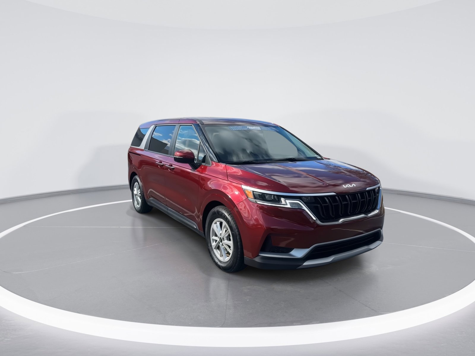 Used 2024 Kia Carnival LX image 2