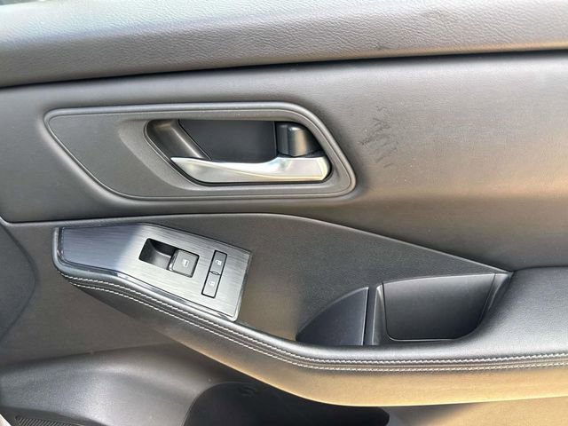 Used 2024 Nissan Rogue SV FWD image 20