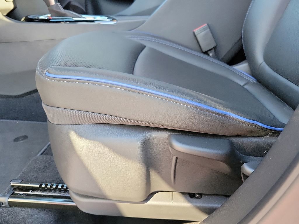 Used 2025 Buick Encore GX Sport Touring image 11