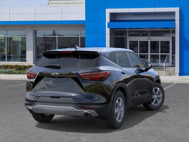 Used 2025 Chevrolet Blazer LT w/ Driver Confidence Package FWD image 4