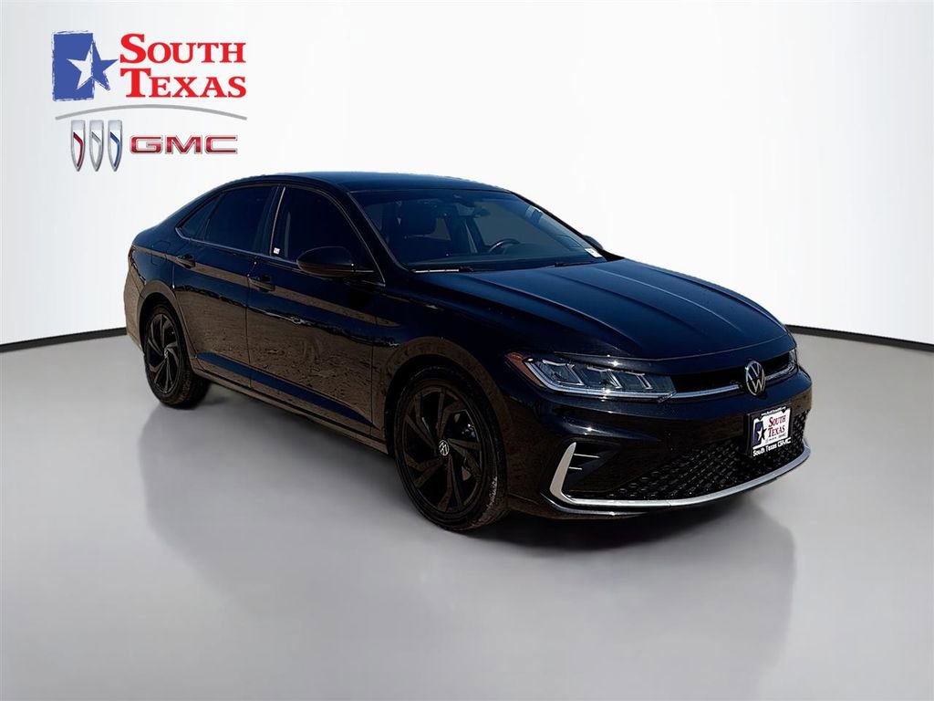 Used 2025 Volkswagen Jetta SE FWD image 1