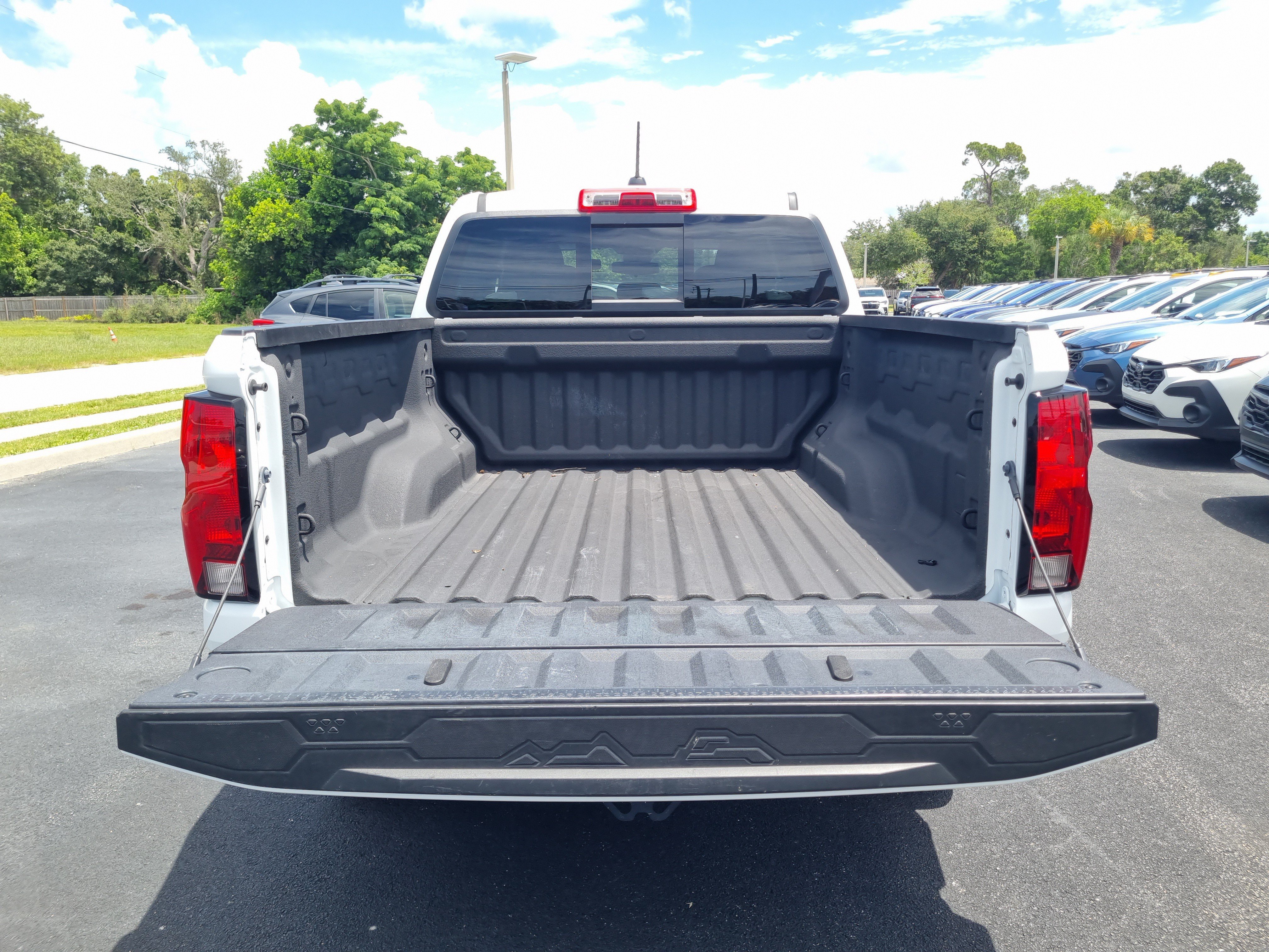 Used 2024 Chevrolet Colorado W/T w/ WT Convenience Package II RWD image 8