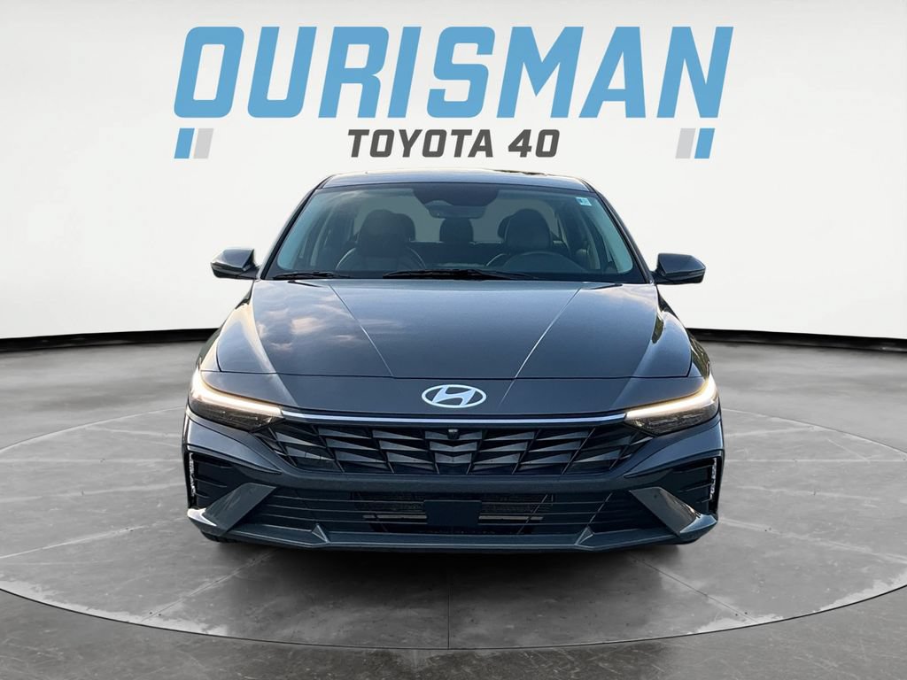 Used 2024 Hyundai Elantra Limited FWD image 2