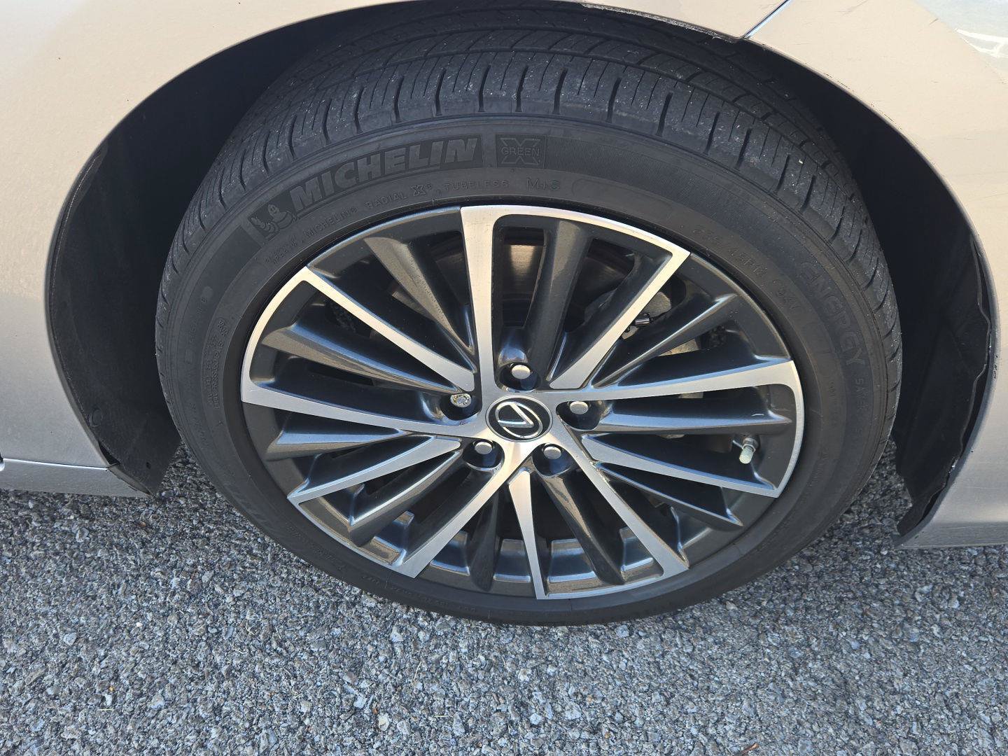 Used 2023 Lexus ES 350 w/ Premium Package FWD image 9