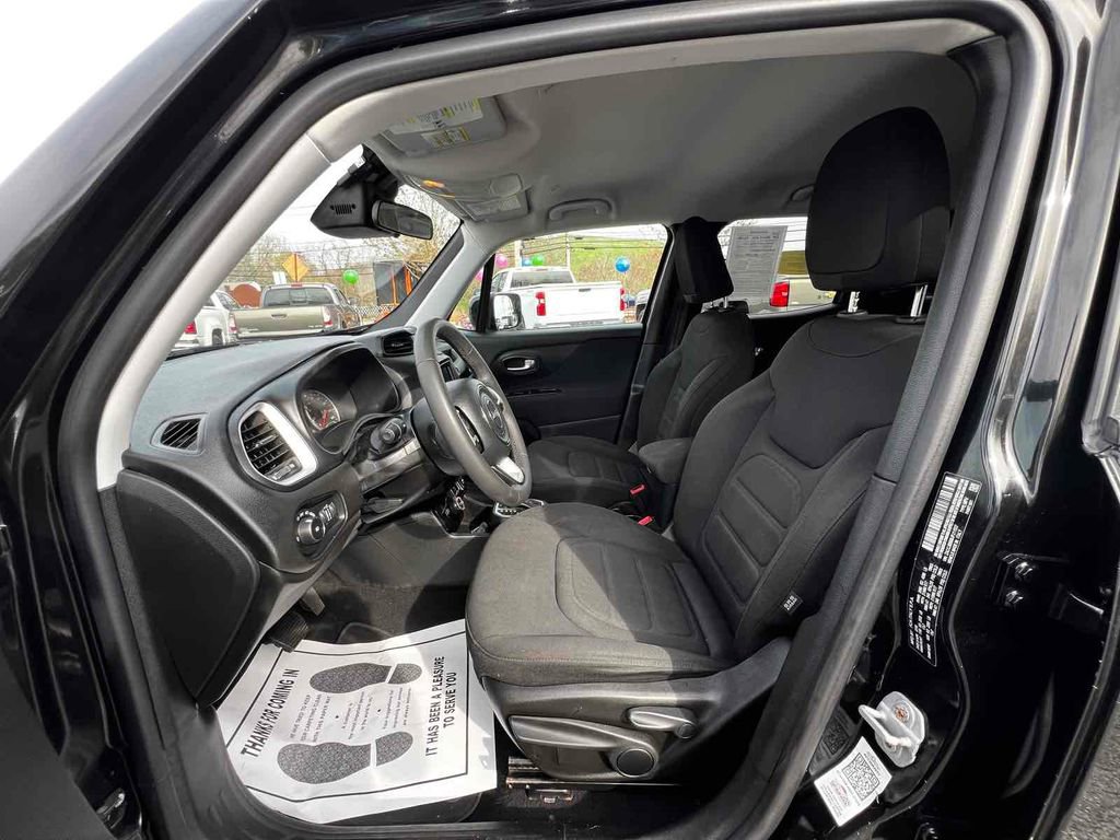 Used 2018 Jeep Renegade Latitude image 12