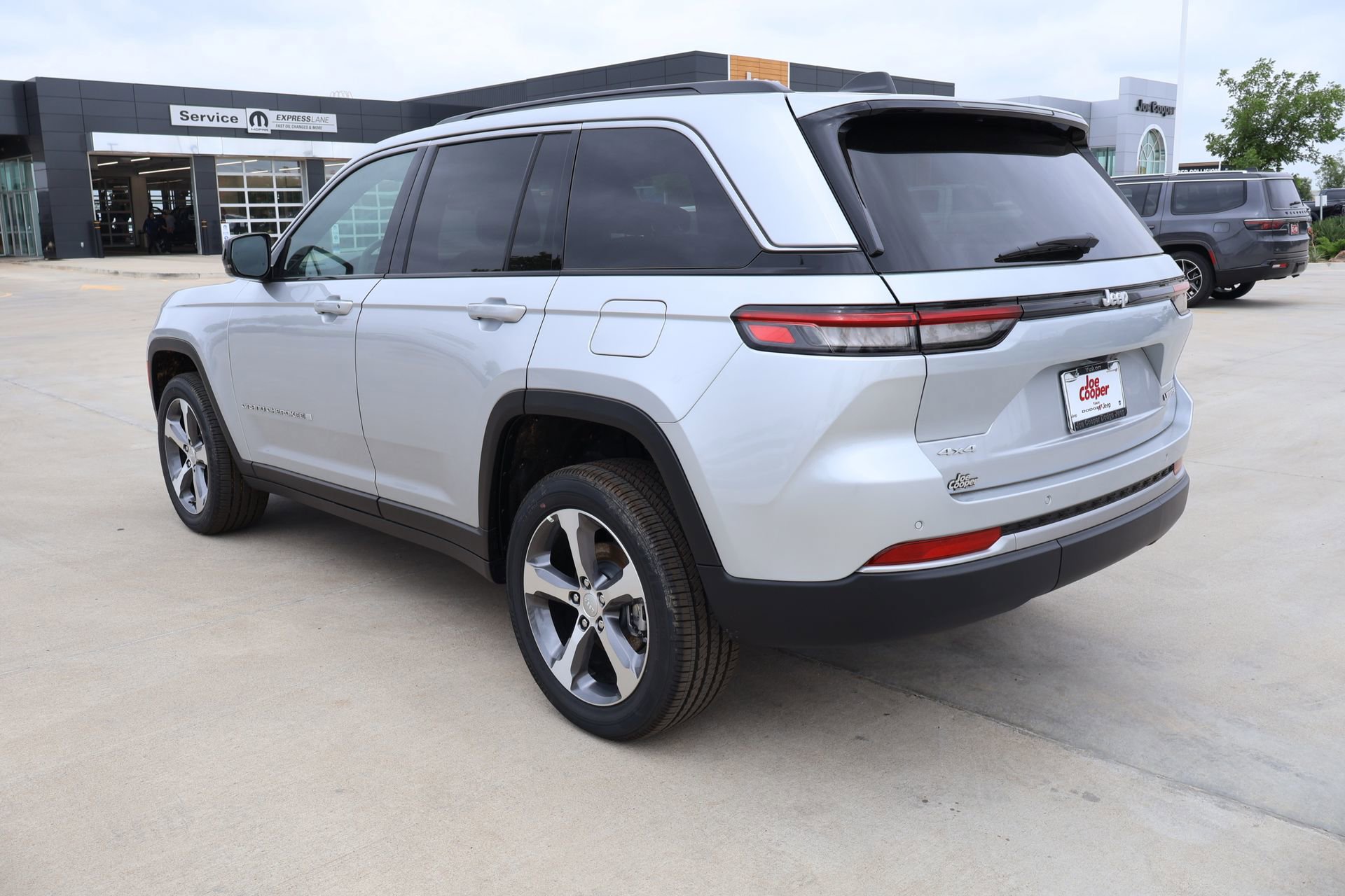 New 2026 Jeep Grand Cherokee Limited AWD/4WD image 24