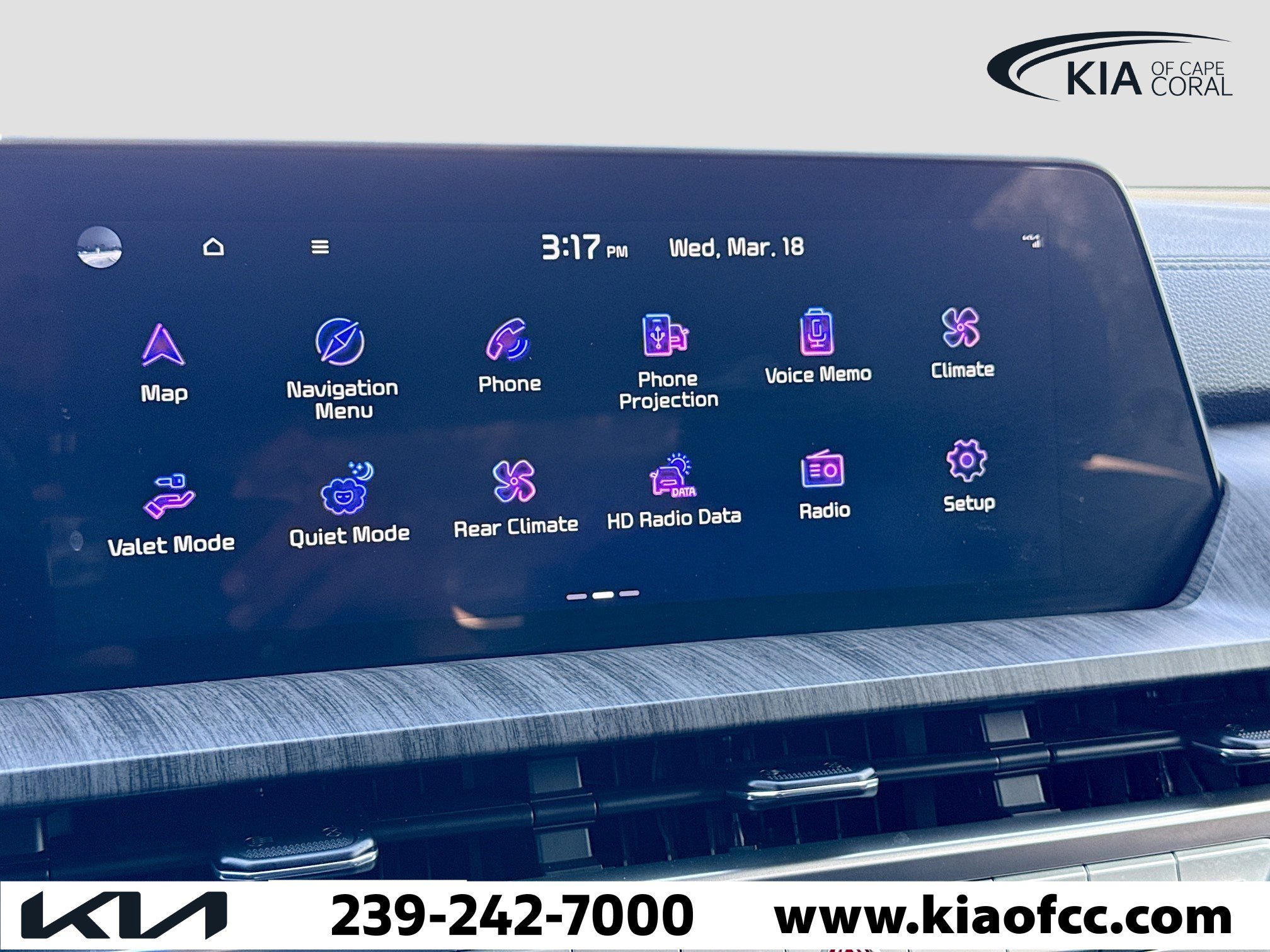 Used 2023 Kia Telluride EX w/ EX Captain's Chair Package image 33