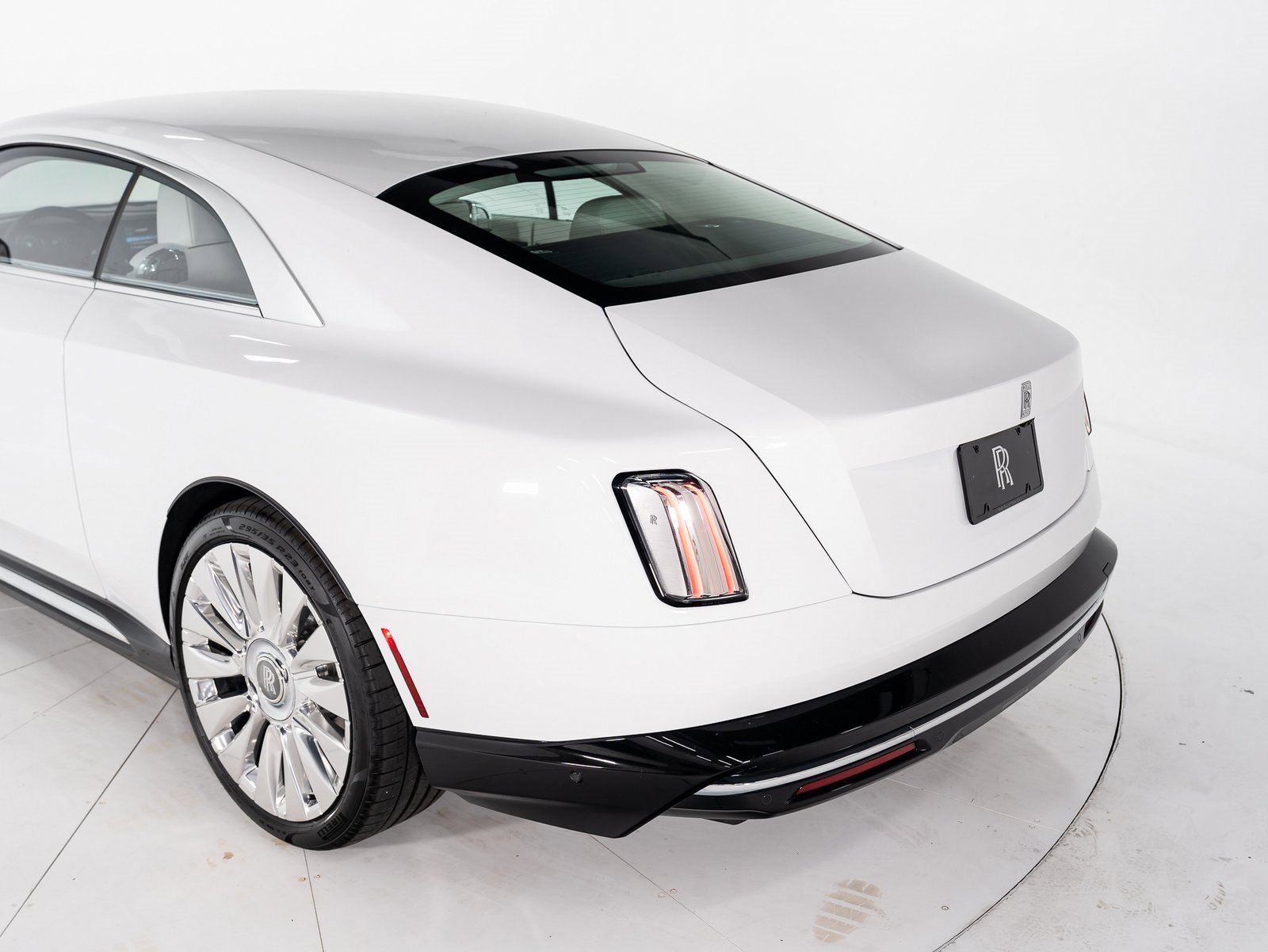 Used 2025 Rolls-Royce Spectre w/ Spectre Launch Package image 41