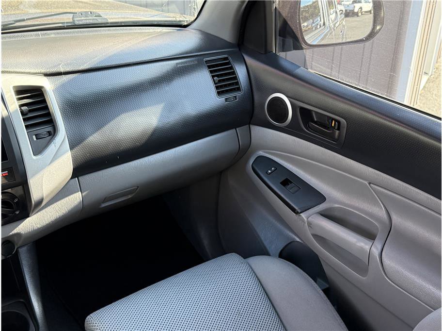 Used 2013 Toyota Tacoma 4x4 Double Cab w/ TRD Sport Pkg image 15