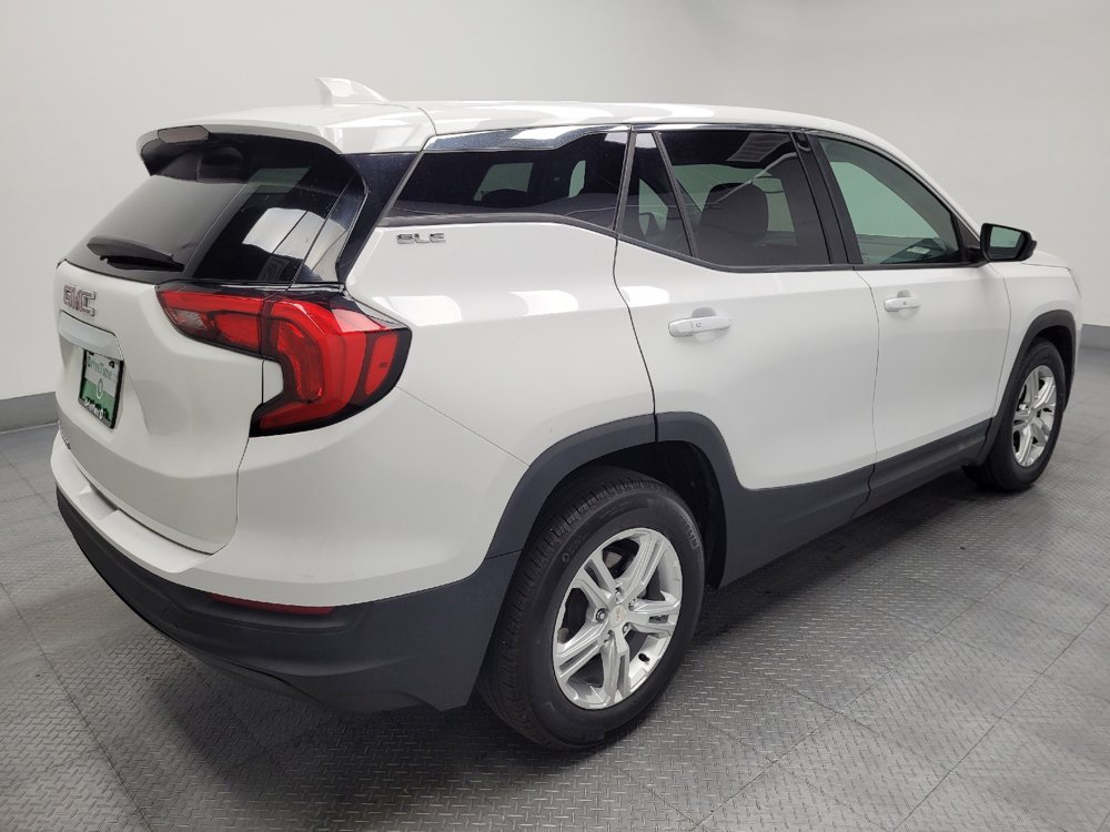 Used 2020 GMC Terrain SLE w/ LPO, Floor Liner Package FWD image 10